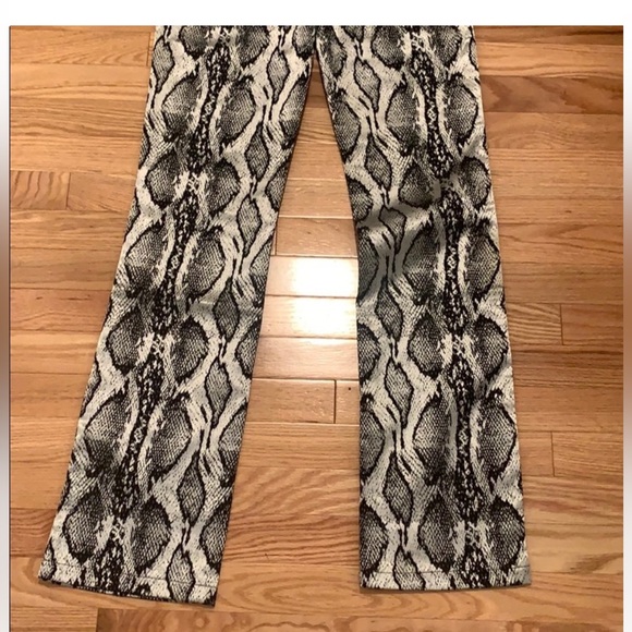 I.AM.GIA high waisted pants/ Slater Pant in Silver Snake
I.AM.GIA - Picture 2 of 4